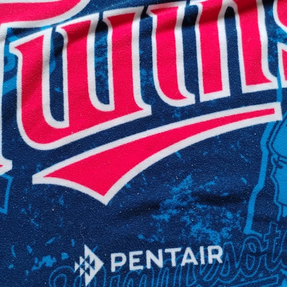 🏖️  BEACH  BLANKET MINNESOTA TWINS PENTAIR PROMO 33